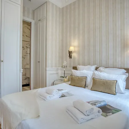 Luxueux 200m2 5ch Champs Elysees A 1min Perle Rare *