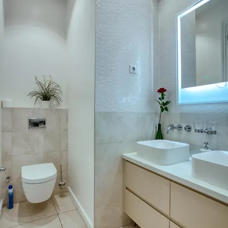 Luxueux 200m2 5ch Champs Elysees A 1min Perle Rare 公寓 *
