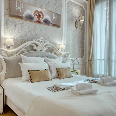 Luxueux 200m2 5ch Champs Elysees A 1min Perle Rare Daire Paris