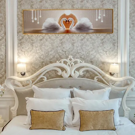 Daire Luxueux 200m2 5ch Champs Elysees A 1min Perle Rare