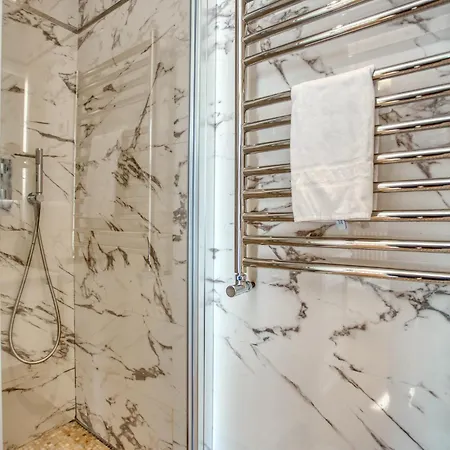 Luxueux 200m2 5ch Champs Elysees A 1min Perle Rare *