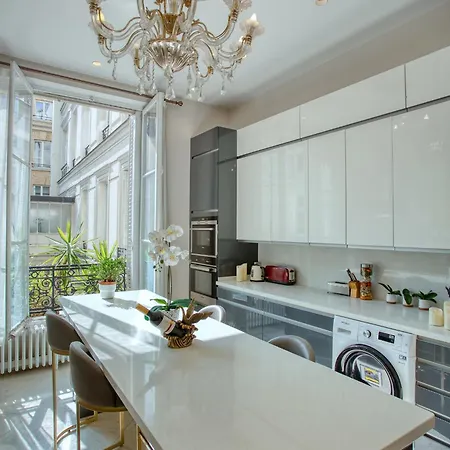 公寓 Luxueux 200m2 5ch Champs Elysees A 1min Perle Rare *