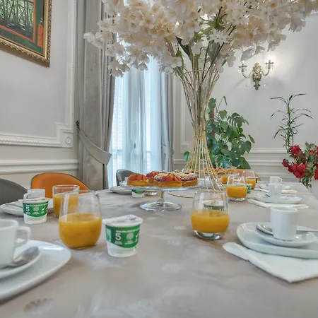 Luxueux 200m2 5ch Champs Elysees A 1min Perle Rare Daire