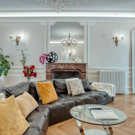 Luxueux 200m2 5ch Champs Elysees A 1min Perle Rare 아파트 *