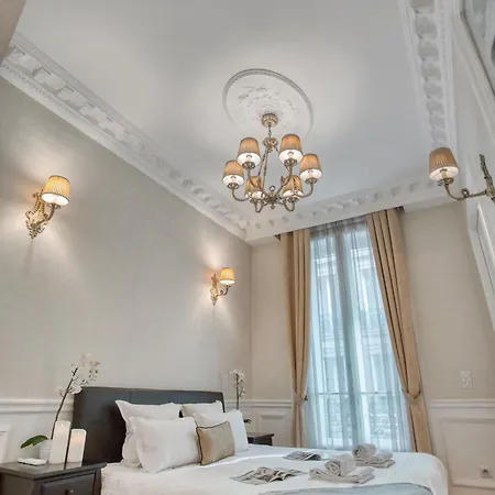 Luxueux 200m2 5ch Champs Elysees A 1min Perle Rare