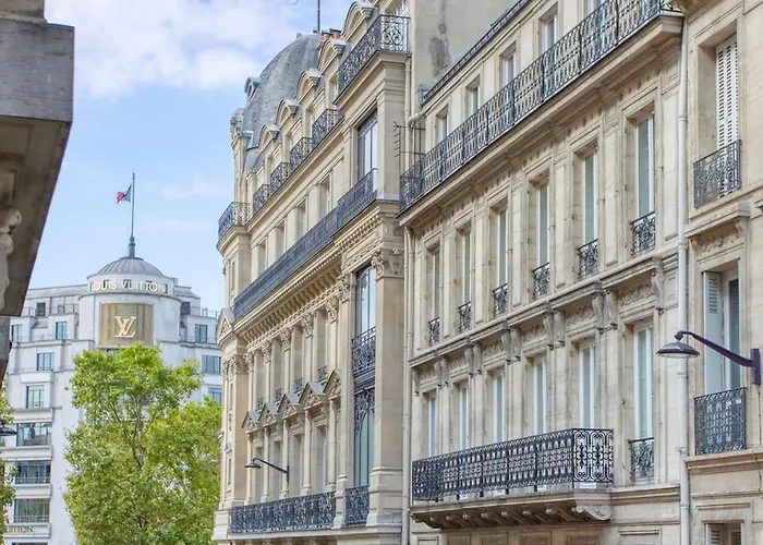 Luxueux 200m2 5ch Champs Elysees A 1min Perle Rare Париж