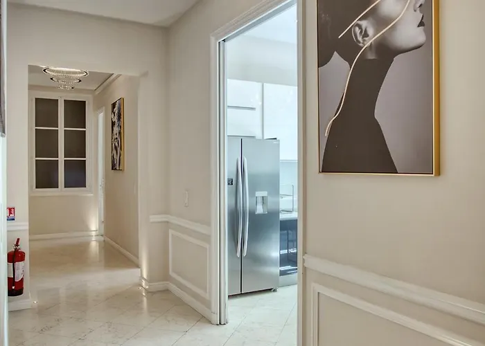 Luxueux 200m2 5ch Champs Elysees A 1min Perle Rare * Париж