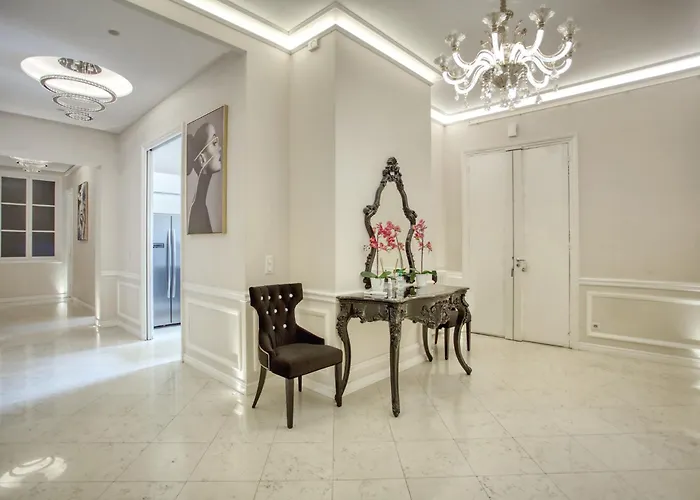 Luxueux 200m2 5ch Champs Elysees A 1min Perle Rare Апартаменты Париж