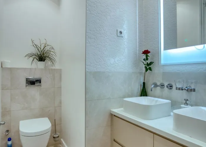 Luxueux 200m2 5ch Champs Elysees A 1min Perle Rare Апартаменты *