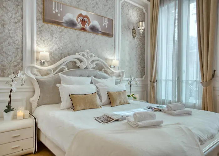 Luxueux 200m2 5ch Champs Elysees A 1min Perle Rare Апартаменты Париж