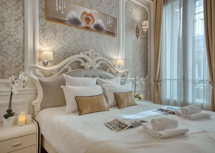 Апартаменты Luxueux 200m2 5ch Champs Elysees A 1min Perle Rare Париж