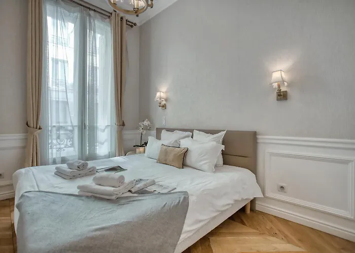 Luxueux 200m2 5ch Champs Elysees A 1min Perle Rare