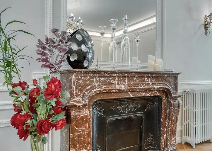 Luxueux 200m2 5ch Champs Elysees A 1min Perle Rare