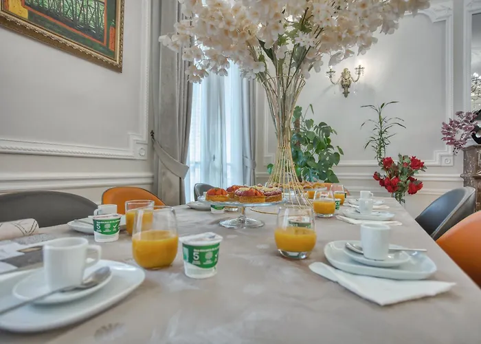 Luxueux 200m2 5ch Champs Elysees A 1min Perle Rare Апартаменты