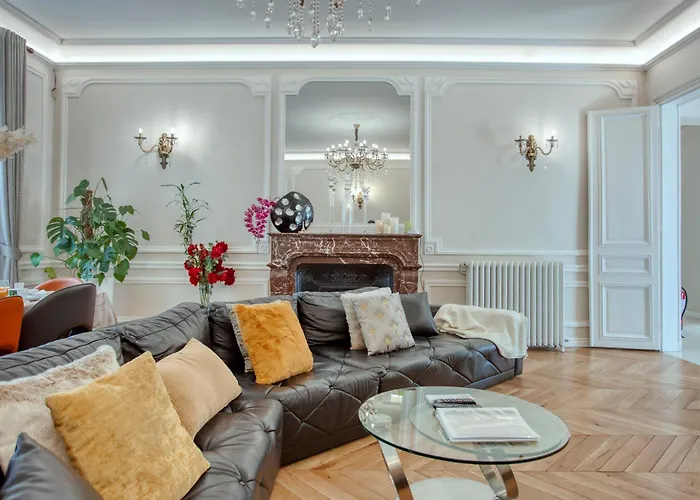 Luxueux 200m2 5ch Champs Elysees A 1min Perle Rare Апартаменты *