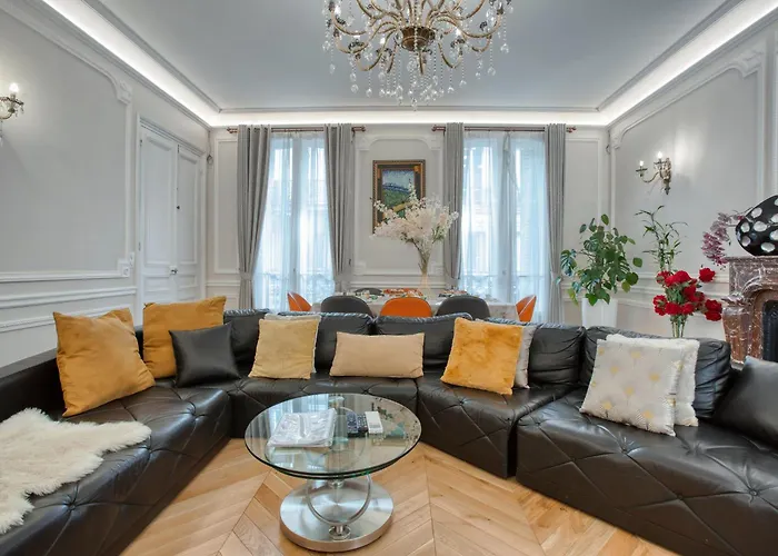 Апартаменты Luxueux 200m2 5ch Champs Elysees A 1min Perle Rare