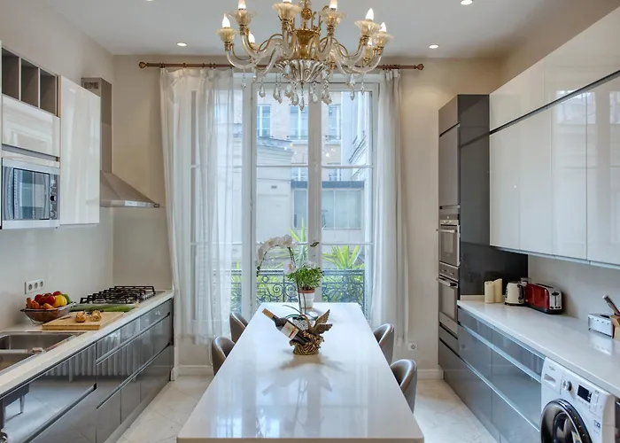 Διαμέρισμα Luxueux 200m2 5ch Champs Elysees A 1min Perle Rare *