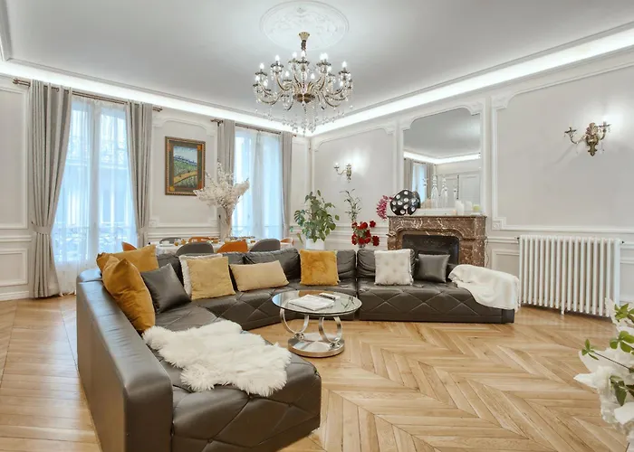 Διαμέρισμα Luxueux 200m2 5ch Champs Elysees A 1min Perle Rare