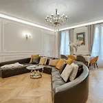 Appartement Luxueux 200m2 5ch Champs Elysees A 1min Perle Rare Parijs