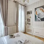 Luxueux 200m2 5ch Champs Elysees A 1min Perle Rare * Parijs