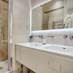 Appartement Luxueux 200m2 5ch Champs Elysees A 1min Perle Rare