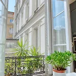 Appartement Luxueux 200m2 5ch Champs Elysees A 1min Perle Rare