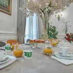 Luxueux 200m2 5ch Champs Elysees A 1min Perle Rare Appartement