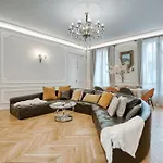 Luxueux 200m2 5ch Champs Elysees A 1min Perle Rare