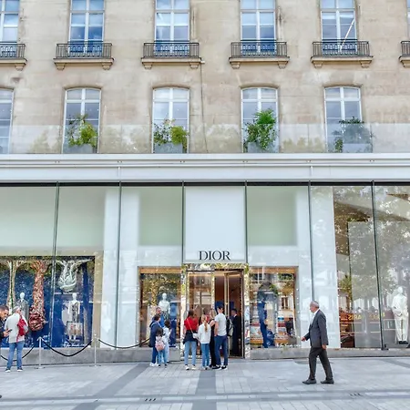 Luxueux 200m2 5ch Champs Elysées à 1min Perle Rare Appartamento *