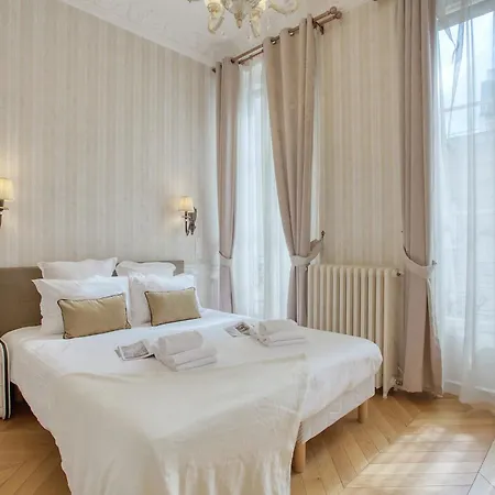 아파트 Luxueux 200m2 5ch Champs Elysees A 1min Perle Rare *