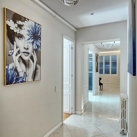 Apartamento Luxueux 200m2 5ch Champs Elysées à 1min Perle Rare