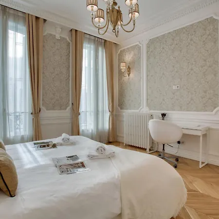 Luxueux 200m2 5ch Champs Elysées à 1min Perle Rare Apartamento *