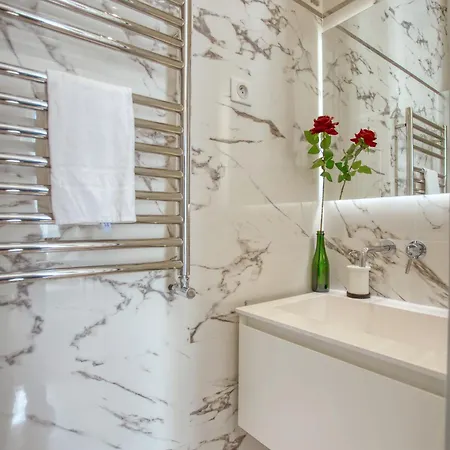 Luxueux 200m2 5ch Champs Elysées à 1min Perle Rare Paris